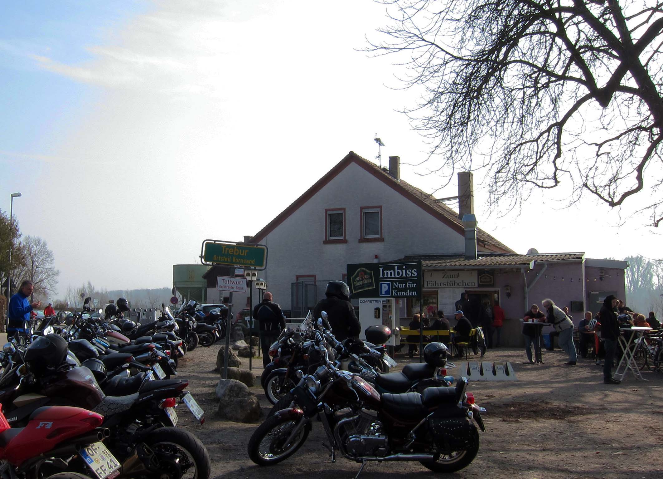 Kornsand, Motorradtreff in Hessen