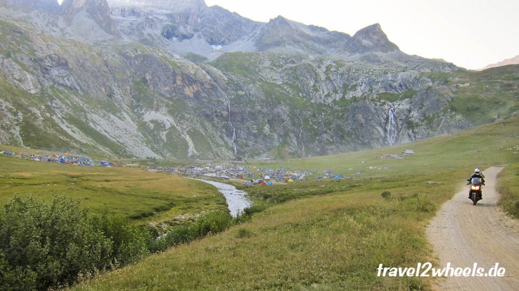 Die "Zeltstadt" am Refugio Scarfiotti.