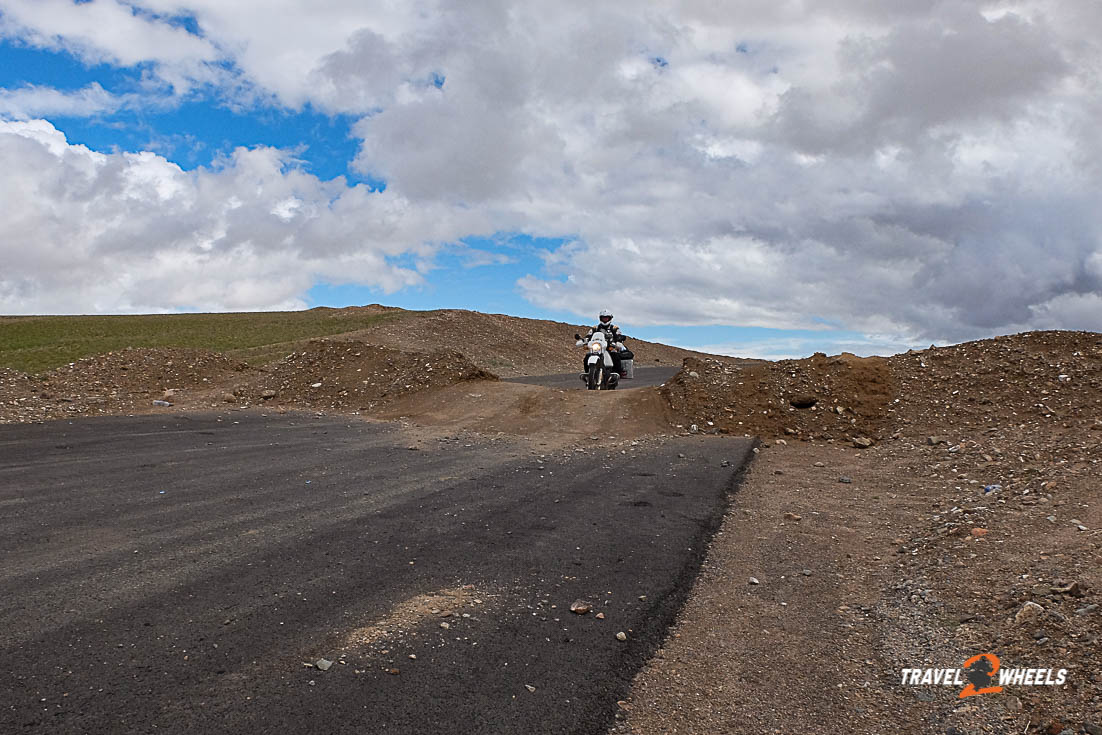 nepal 2018 mongolei erdwälle