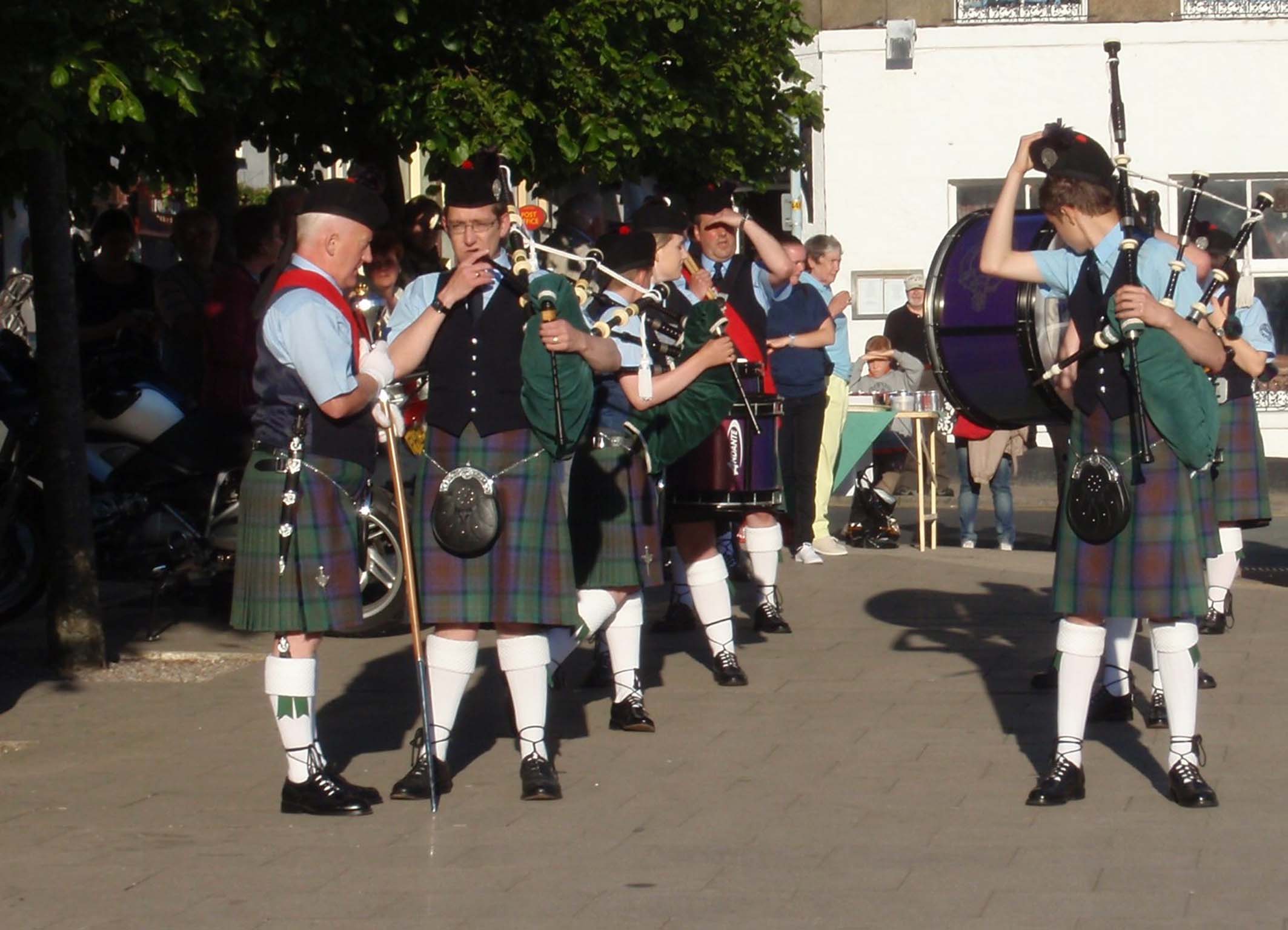 02_pipe_band